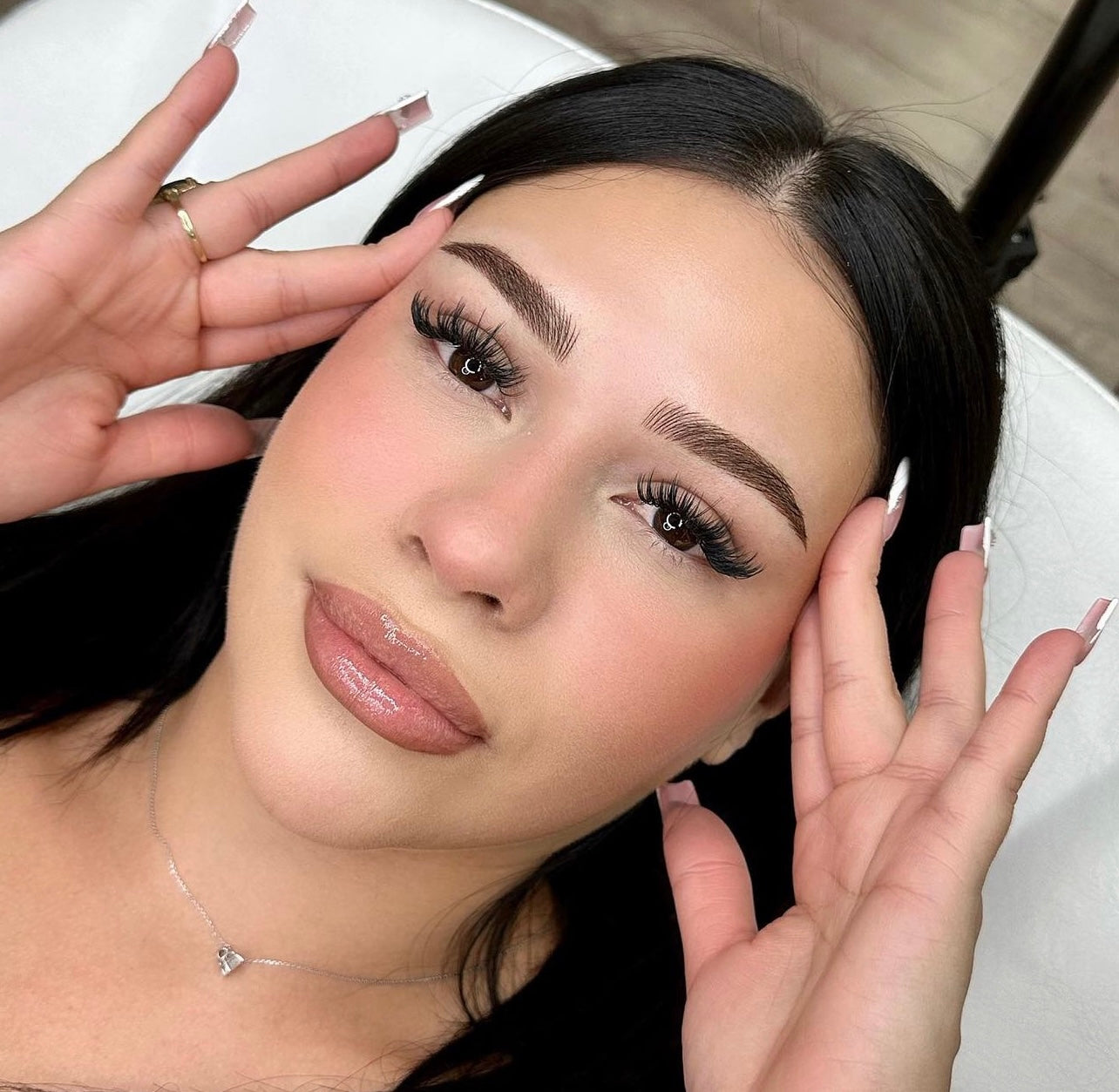 EYEBROWS TOUCH UP